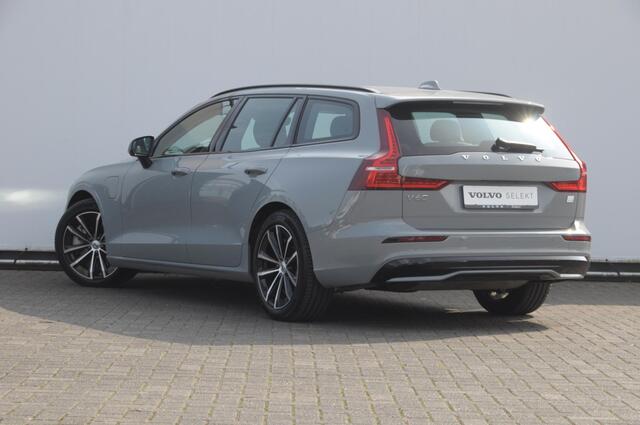 Volvo V60 T6 350PK Automaat Plus Dark / Adaptieve cruise control / Apple carplay / Elektrische stoelen met geheugen / Parkeersensoren met camera / Elektrische achterklep