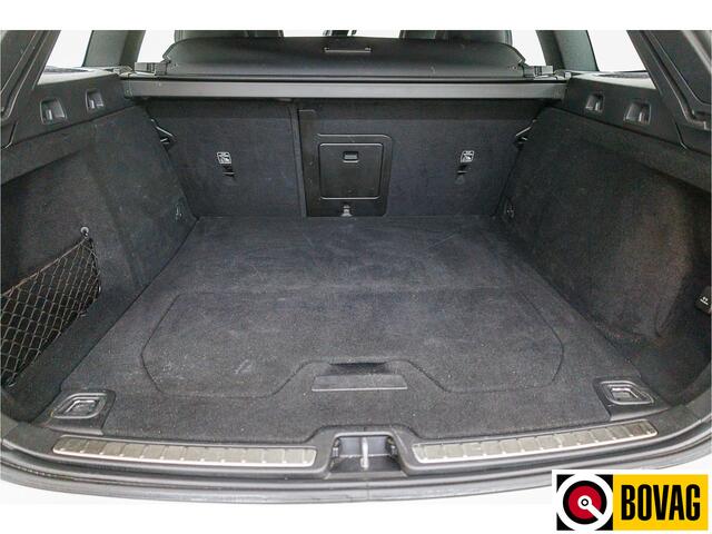 Volvo V60 2.0 B4 R-Design 198 PK | Pilot assist | Led | Camera | Stoelverwarming Elektrisch vert. best. stoel met geheugen, Elec. klep, All season banden
