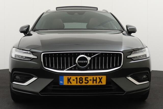 Volvo V60 2.0 R-Design Pano-dak Leder Trekhaak Adapt. Cruise Dodehoek 18' LMV