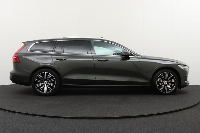Volvo V60 2.0 R-Design Pano-dak Leder Trekhaak Adapt. Cruise Dodehoek 18' LMV