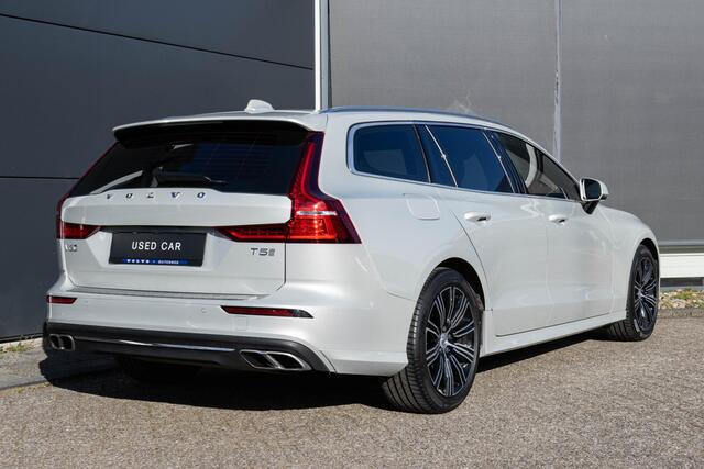 Volvo V60 T5 Automaat Inscription | Interieur Voorverwarming| Electrisch bedienbare voorstoelen| Park Assist voor en achter|SportStuur| Verwambare voorstoelen| Adaptieve Cruise Control| Blind spot| Semi electrische trekhaak.