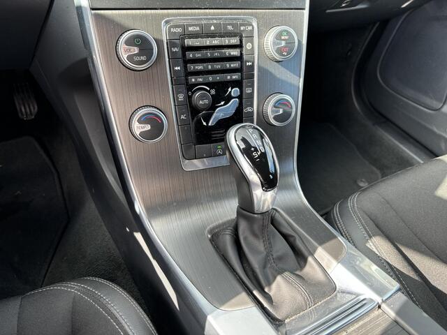 Volvo V60 2.0 D2 Momentum Business Park Assist Automaat