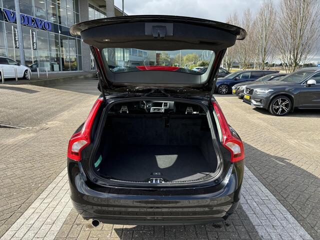 Volvo V60 2.0 D2 Momentum Business Park Assist Automaat
