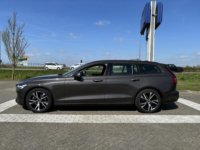 Volvo V60 2.0 B3 Essential Edition Driver Assist Climate Pack Trekhaak Automaat