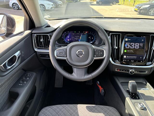 Volvo V60 2.0 B3 Essential Edition Driver Assist Climate Pack Trekhaak Automaat