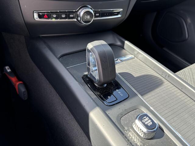 Volvo V60 2.0 B3 Essential Edition Driver Assist Climate Pack Trekhaak Automaat