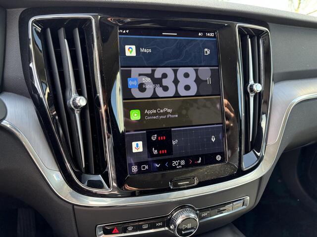 Volvo V60 2.0 B3 Essential Edition Driver Assist Climate Pack Trekhaak Automaat