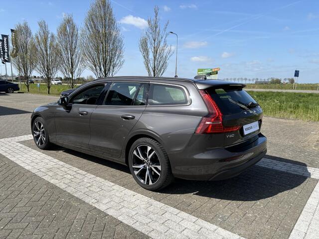 Volvo V60 2.0 B3 Essential Edition Driver Assist Climate Pack Trekhaak Automaat