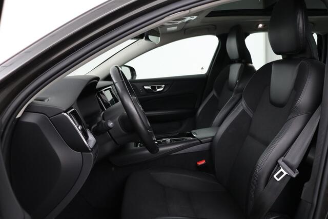 Volvo V60 2.0 T6 Twin Engine AWD Momentum Pro | Pano.Dak | Trekhaak | LED | Navigatie | Apple Carplay |