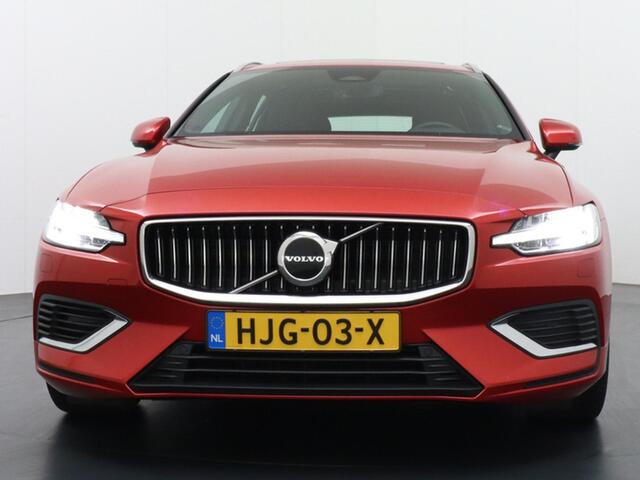Volvo V60 2.0 T6 Plug-in hybrid AWD Ultimate Bright Long Range/Panodak/Trekhaak/ Camera etc.