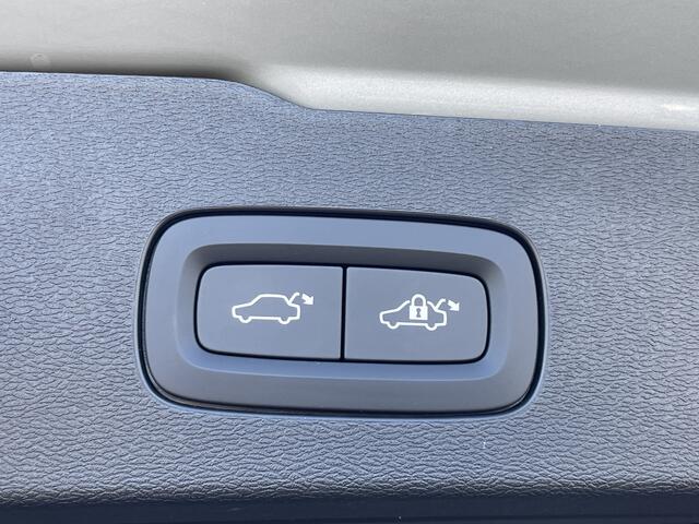 Volvo V60 2.0 T6 Plug-in hybrid AWD Plus Dark | Trekhaak