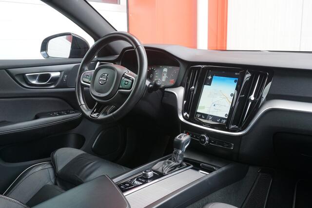 Volvo V60 2.0 T5 251pk R-Design | Virtual Cockpit | Dark Line | Winter Line | Origineel NL |