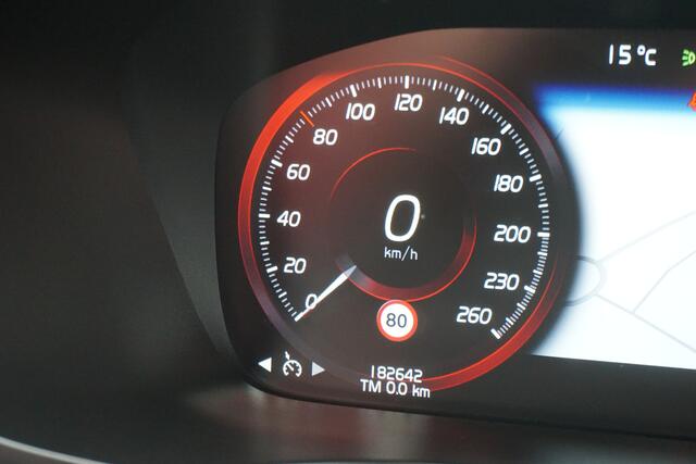 Volvo V60 2.0 T5 251pk R-Design | Virtual Cockpit | Dark Line | Winter Line | Origineel NL |