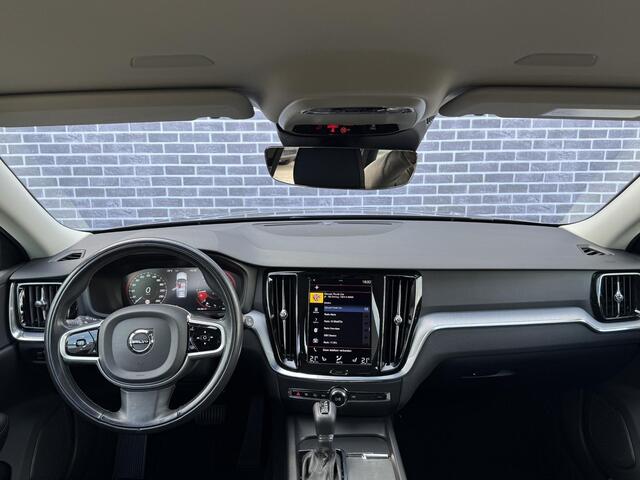 Volvo V60 2.0 D4 Momentum Pro | Navigatie | Adaptieve Cruise Controle | BLIS | Standkachel | Stoel & Stuur Verwarming | Keyless |
