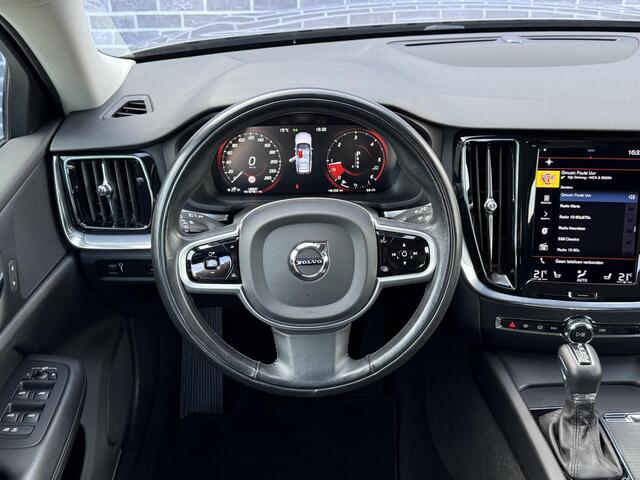 Volvo V60 2.0 D4 Momentum Pro | Navigatie | Adaptieve Cruise Controle | BLIS | Standkachel | Stoel & Stuur Verwarming | Keyless |