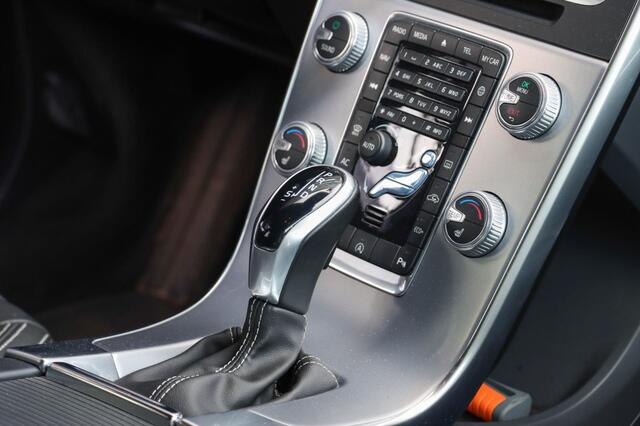 Volvo V60 2.0 D4 Polar+ Dynamic Aut. | Leder | Harman