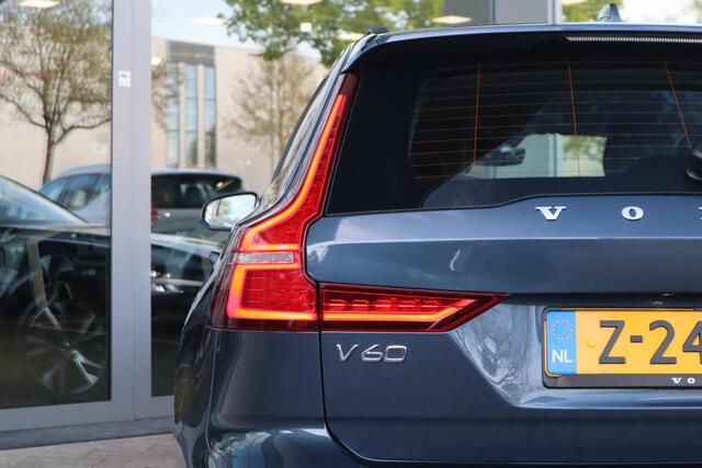 Volvo V60 2.0 B3 Essential Edition | Adaptieve Cruise Control met Pilot Assist| Stoelverwarming voor + achter| Stuurwielverwarming| All-Season banden| Semi- elektrisch inklapbare trekhaak|
