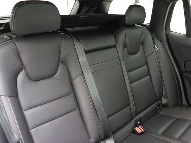 Volvo V60 B4 211pk Automaat R-Design / Bowers&Wilkins Audio / Stoelventilatie / Elektr. Stoelen / DAB / Adapt. Cruise / BLIS / Getint glas / Elektr. Achterklep / PDC + Camera /