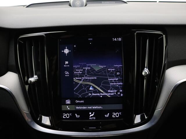 Volvo V60 B4 211pk Automaat R-Design / Bowers&Wilkins Audio / Stoelventilatie / Elektr. Stoelen / DAB / Adapt. Cruise / BLIS / Getint glas / Elektr. Achterklep / PDC + Camera /