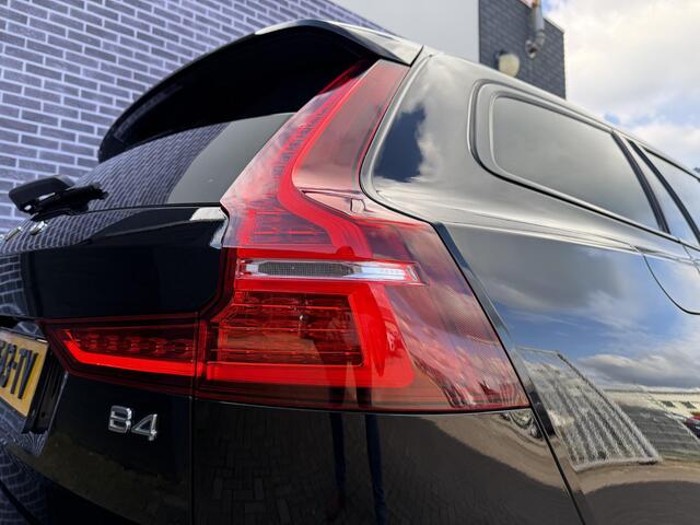 Volvo V60 2.0 B4 R-Design | Trekhaak | Panoramadak | Harman/Kardon | Keyless entry | Standkachel | Stoel verwarming | DAB |