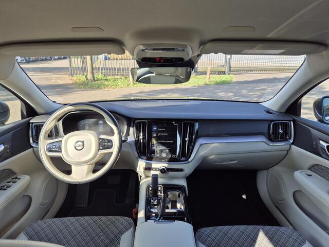 Volvo V60 2.0 T6 Twin Engine AWD Momentum Pro Trekhaak/360Camera/AdaptiveCruise etc.