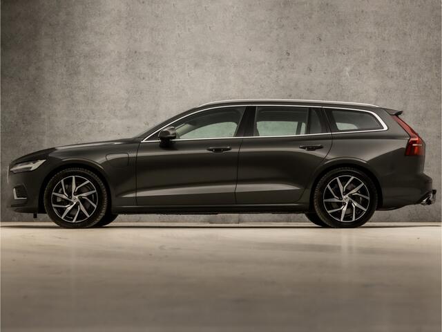 Volvo V60 2.0 T8 Twin Engine AWD Inscription 392Pk Automaat (APPLE CARPLAY, GROOT NAVI, LEDER, STUUR/STOELVERWARMING, MEMORY SEATS, CAMERA, HARMAN/KARDON, TREKHAAK, ADAPTIVE CRUISE, NIEUWSTAAT)