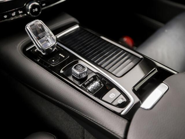 Volvo V60 2.0 T8 Twin Engine AWD Inscription 392Pk Automaat (APPLE CARPLAY, GROOT NAVI, LEDER, STUUR/STOELVERWARMING, MEMORY SEATS, CAMERA, HARMAN/KARDON, TREKHAAK, ADAPTIVE CRUISE, NIEUWSTAAT)