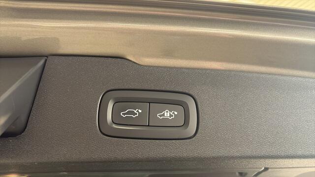 Volvo V60 BWJ 2022 2.0 B3 Inscription AUTOMAAT / WEGKL. TREKHAAK / LEDER / STOEL & STUUR VERW. / MEMORYSTOELEN ELEKTRISCH / SCHUIF PANODAK / DAB+ / FULL LED / CAMERA / PDC / NAVI / CLIMA