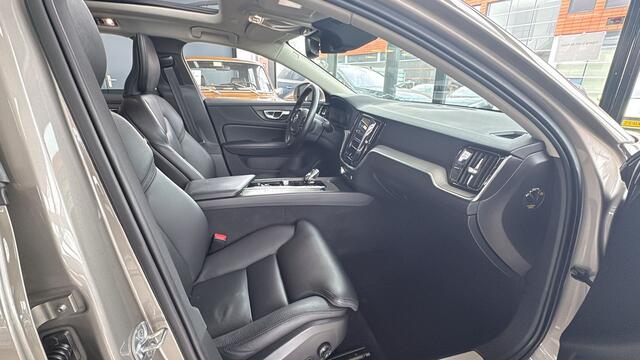 Volvo V60 BWJ 2022 2.0 B3 Inscription AUTOMAAT / WEGKL. TREKHAAK / LEDER / STOEL & STUUR VERW. / MEMORYSTOELEN ELEKTRISCH / SCHUIF PANODAK / DAB+ / FULL LED / CAMERA / PDC / NAVI / CLIMA