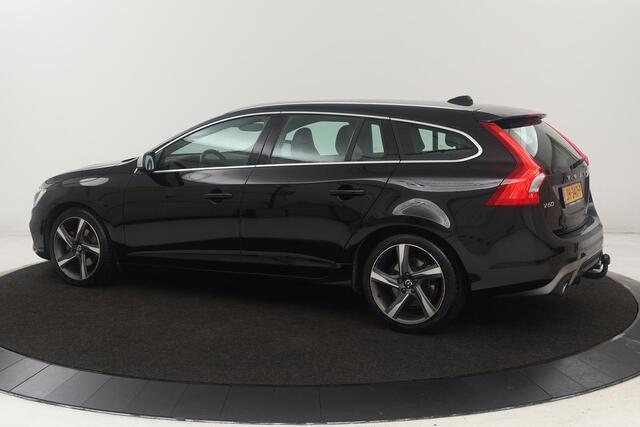 Volvo V60 2.0 T3 R-Design | Dealer onderhouden | Stoelverwarming | Xenon | Trekhaak | Navigatie | Leder/Alcantara | Parkeerhulp | Bluetooth | Cruise control