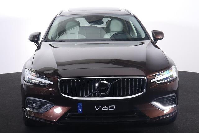 Volvo V60 B3 Inscription - Intellisafe Assist/Surround - Panoramisch schuif-/kanteldak - Parkeerverwarming - Harman Kardon Audio - Lederen bekleding - Bestuurdersstoel elektrisch bedienbaar - Getint glas - Parkeercamera - Parkeersensoren v/a - Trekhaak semi elektri