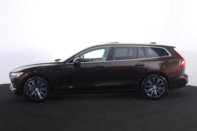 Volvo V60 B3 Inscription - Intellisafe Assist/Surround - Panoramisch schuif-/kanteldak - Parkeerverwarming - Harman Kardon Audio - Lederen bekleding - Bestuurdersstoel elektrisch bedienbaar - Getint glas - Parkeercamera - Parkeersensoren v/a - Trekhaak semi elektri