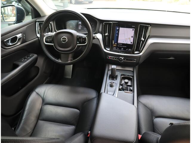 Volvo V60 2.0 B3 Momentum Advantage / Leder / Trekhaak