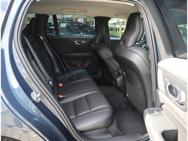 Volvo V60 2.0 B3 Momentum Advantage / Leder / Trekhaak