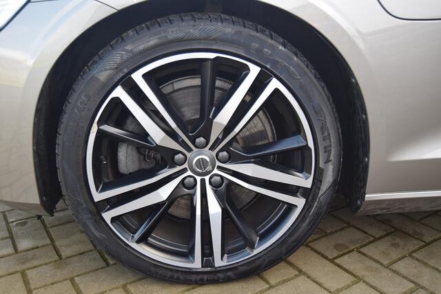 Volvo V60 T8 Recharge AWD R-Design