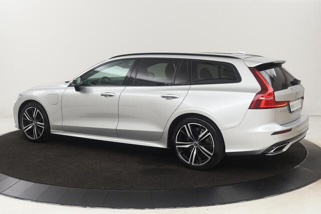 Volvo V60 2.0 T8 Recharge AWD R Design | Stoelverwarming | Trekhaak | Harman/Kardon | Camera | Navigatie | Memory
