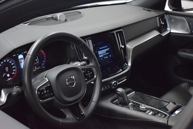 Volvo V60 2.0 T6 340pk AUT8 Recharge AWD R-Design/ Trekhaak 2000kg/ Sunroof/ Head-Up/ 360 Camera/ Bowers & Wilkins/ Massage stoelen/