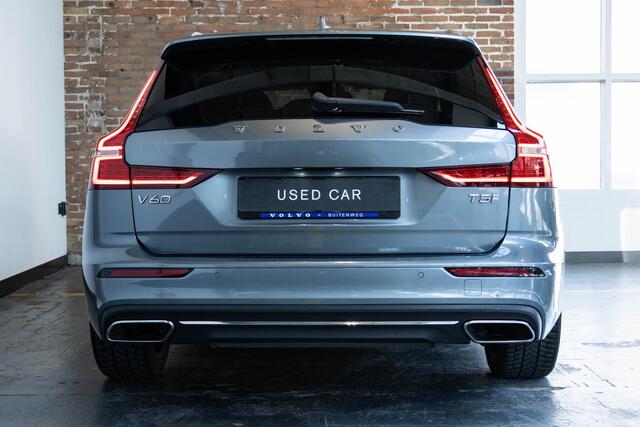 Volvo V60 T5 Automaat Inscription | Stoelverwarming | Electrische bedienbare stoel | Stoelverwarming | Lederen bekleding | Verwarmde voorruit | Apple carplay | Navigatie | 18'' lichtmetalen velgen | Dealeronderhouden
