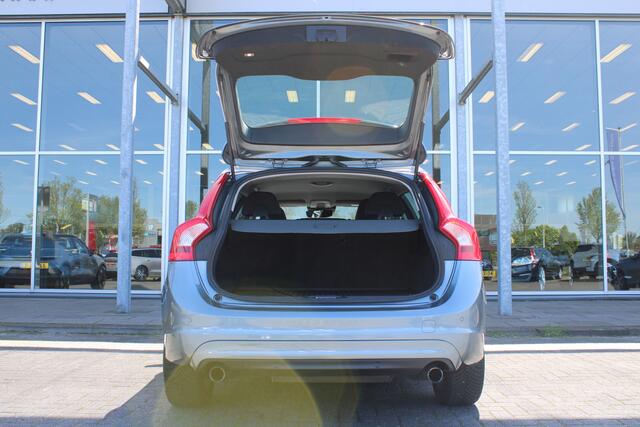 Volvo V60 2.0 T3 Nordic+ | Adapt. Cruise | BLIS | PDC | Climate | Verw. Voorstoelen