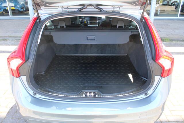 Volvo V60 2.0 T3 Nordic+ | Adapt. Cruise | BLIS | PDC | Climate | Verw. Voorstoelen