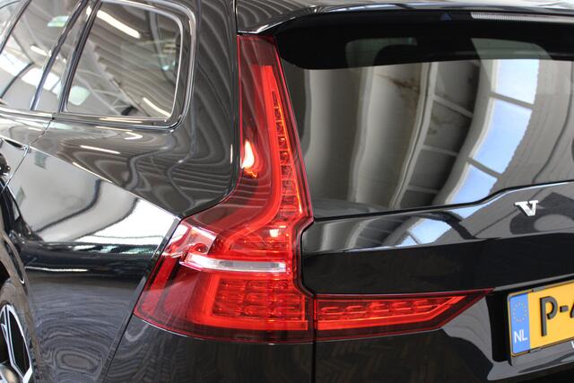 Volvo V60 2.0 T6 Recharge AWD R-Design | Incl. 12 maanden garantie | 1ste eigenaar | Adaptieve cruise control | Stoelverwarming voor + achter | Stuur verwarming Apple carplay/Android auto | Elektrisch wegklapbare trekhaak |