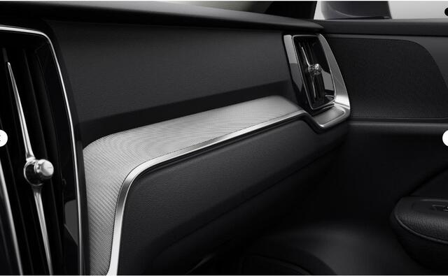 Volvo V60 2.0 T6 Plug-in hybrid AWD Essential | MJ 2026 | Leder | Blis | Adaptieve Cruise controle | 19" | Stuur + Stoelverwarming |
