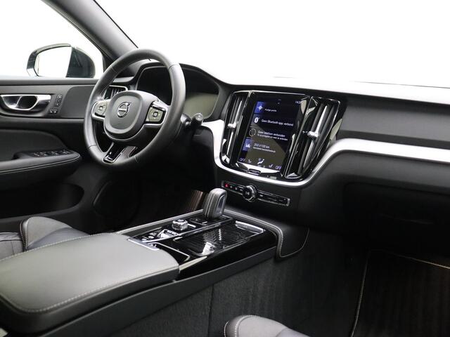 Volvo V60 T6 340pk AWD R-Design / Stoel/- en stuurwielverwarming / Keyless / BLIS / Elektr. stoelen met geheugen /
