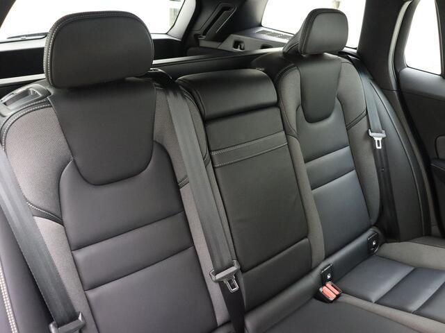 Volvo V60 T6 340pk AWD R-Design / Stoel/- en stuurwielverwarming / Keyless / BLIS / Elektr. stoelen met geheugen /