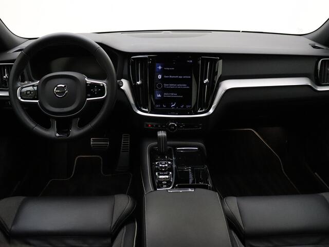 Volvo V60 T6 340pk AWD R-Design / Stoel/- en stuurwielverwarming / Keyless / BLIS / Elektr. stoelen met geheugen /