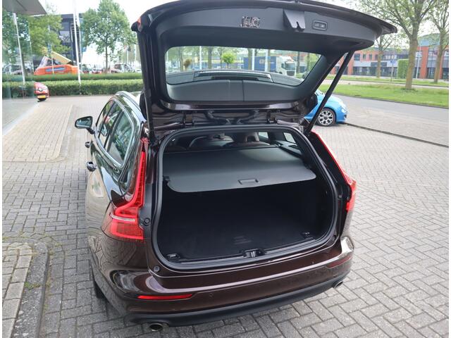 Volvo V60 2.0 B3 Business Pro / Sportstoelen / Leder