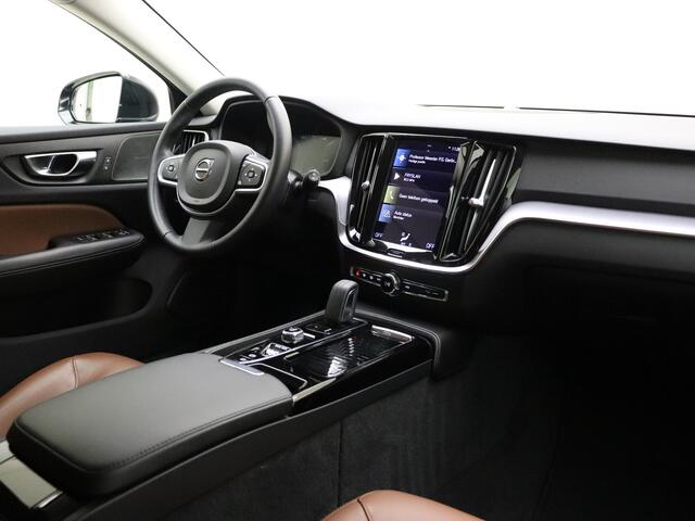 Volvo V60 T6 340pk AWD Business Pro / Harman&Kardon / Adapt. Cruise / Leder / 19'' + Nieuwe All Season Banden / BLIS / Elektr. Achterklep / On Call / PDC + Camera / DAB / AppleCarplay /