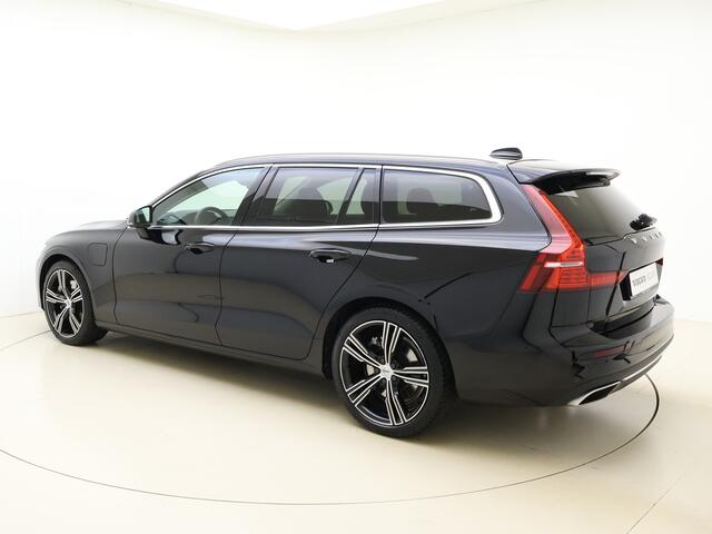 Volvo V60 T6 340pk AWD Business Pro / Harman&Kardon / Adapt. Cruise / Leder / 19'' + Nieuwe All Season Banden / BLIS / Elektr. Achterklep / On Call / PDC + Camera / DAB / AppleCarplay /