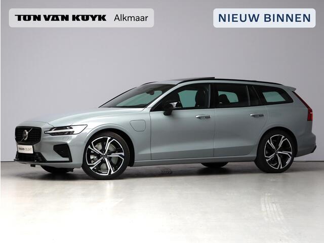 Volvo V60 T6 350PK Plug-in hybrid AWD Ultra Dark / Panoramisch Dak / Head-UP / 360gr Camera / 19" / Harman Kardon / Contour Stoelen / Verwarmbaar Stuurwiel + Stoelen + Achterbank /