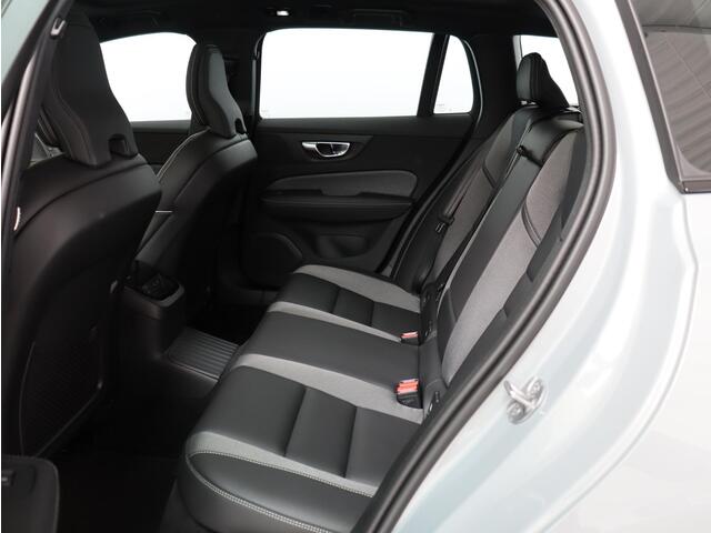 Volvo V60 T6 350PK Plug-in hybrid AWD Ultra Dark / Panoramisch Dak / Head-UP / 360gr Camera / 19" / Harman Kardon / Contour Stoelen / Verwarmbaar Stuurwiel + Stoelen + Achterbank /
